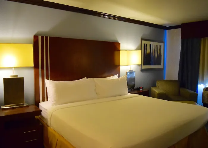 Holiday Inn Express & Suites San Antonio Nw Near Seaworld By Ihg