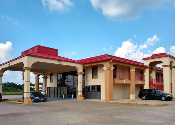Econo Lodge Inn & Suites West - Energy Corridor Houston