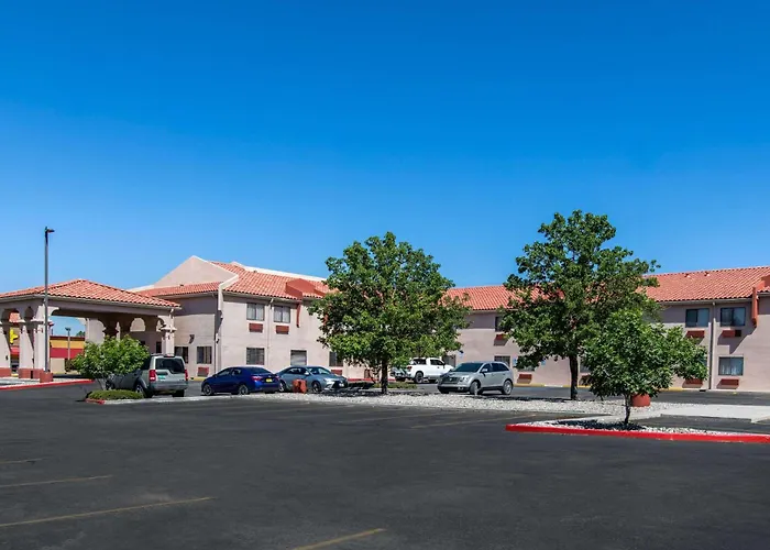 Quality Inn & Suites Albuquerque North Near Balloon Fiesta Park Alameda