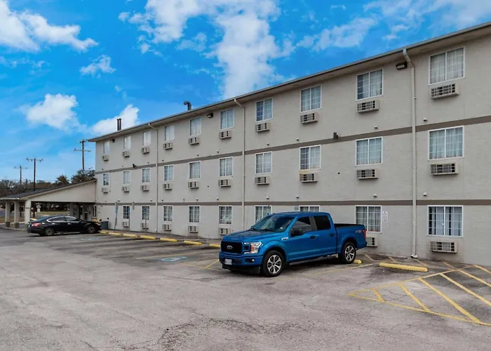 Express Inn & Suites San Antonio Near Seaworld - Medical Center