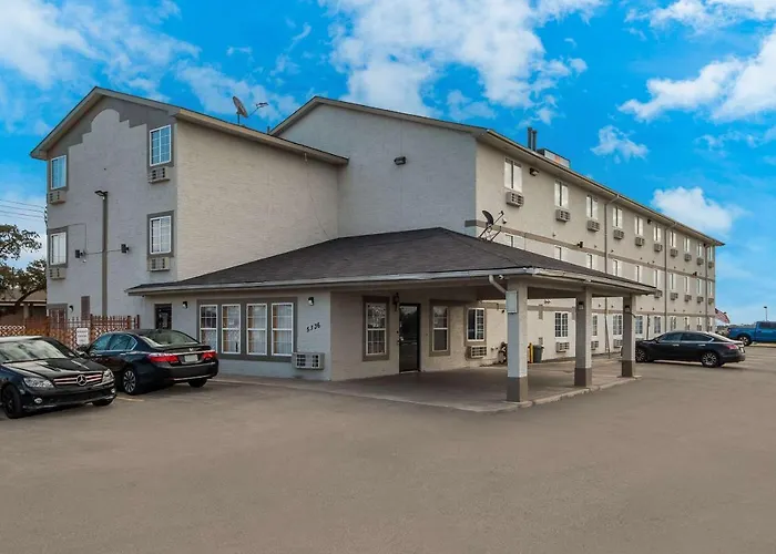 Express Inn & Suites San Antonio Near Seaworld - Medical Center