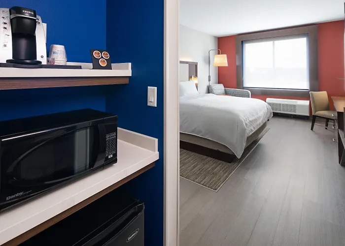 Holiday Inn Express & Suites Lubbock Central - Univ Area By Ihg