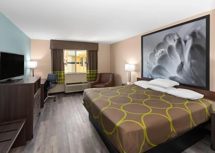 Super 8 By Wyndham Lubbock West Hotel