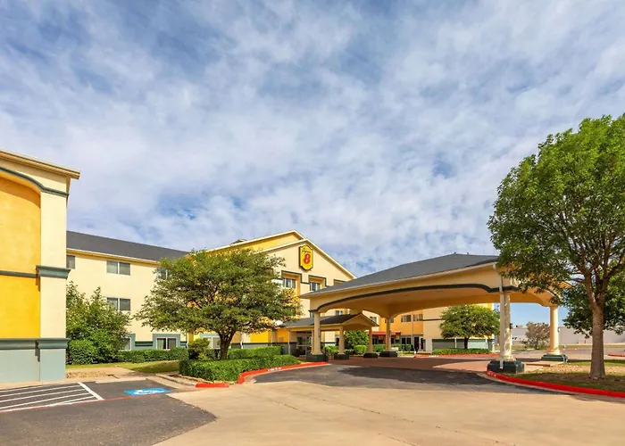 Super 8 By Wyndham Lubbock West Hotel