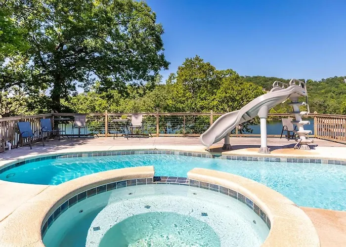 Artilla Cove Cabin 1- Lakeside - Pool & Hot Tub Branson