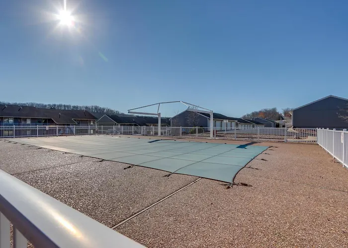 Private Boat Slip: Family-Friendly Lazy Days Condo Osage Beach