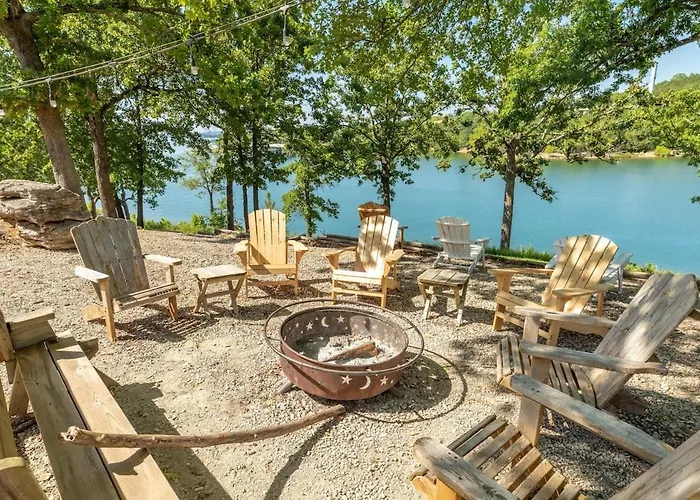 Artilla Cove Cabin 4 - Lake Views - Outdoor Pool Branson