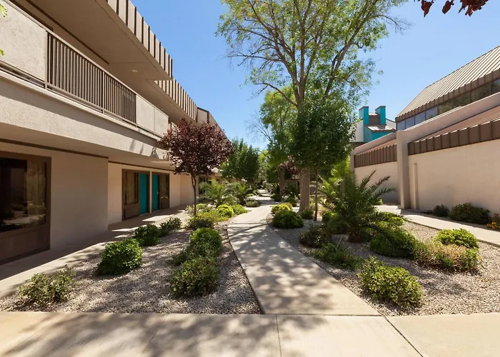 Ramada By Wyndham El Paso Hotel Loma Terrace