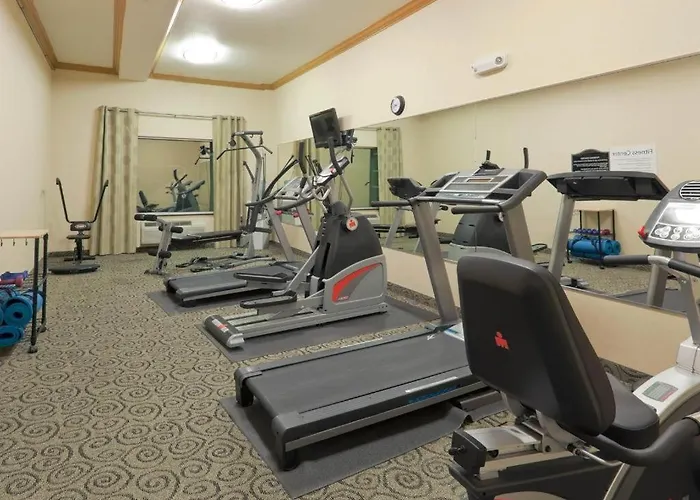 Holiday Inn Express Hotel & Suites Bakersfield Central By Ihg