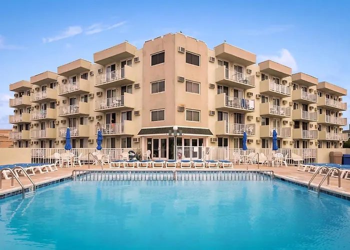 225 E Wildwood Ave, Unit 321 Villa