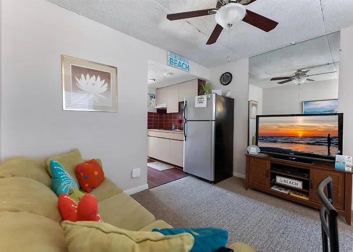 225 E Wildwood Ave, Unit 321 Villa