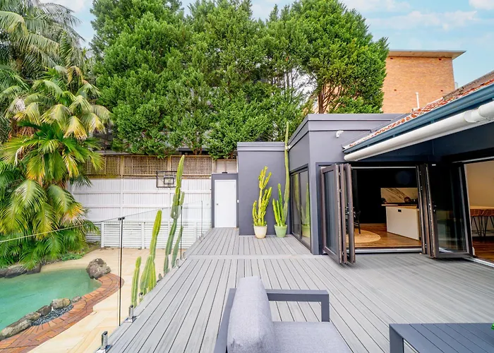 Coastal Zen Oasis - Saltwater Pool & Heated Spa Sydney
