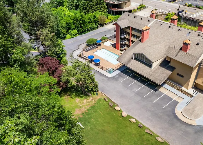 Gatlinburg River Inn