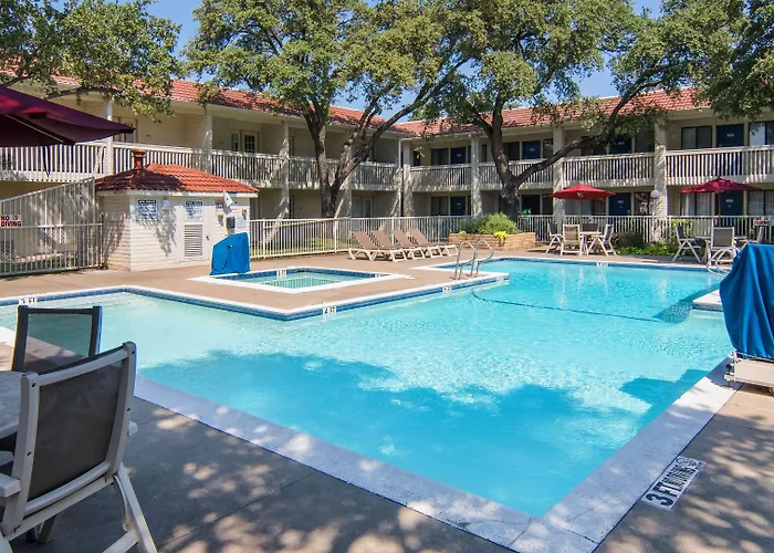 Motel 6-Addison, Tx - Dallas
