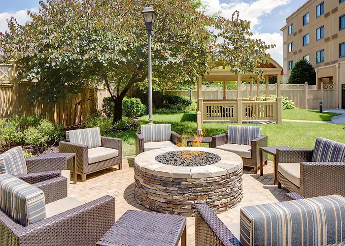 Courtyard By Marriott Roanoke Airport Hotel