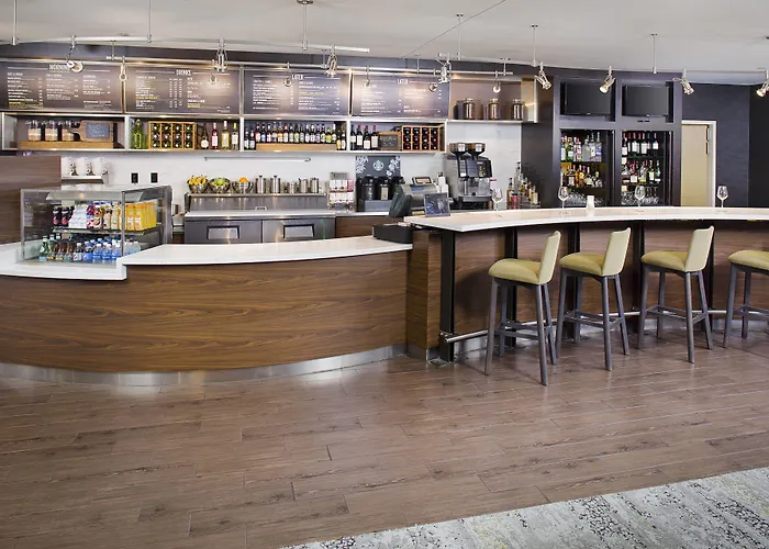 Courtyard By Marriott Roanoke Airport Hotel