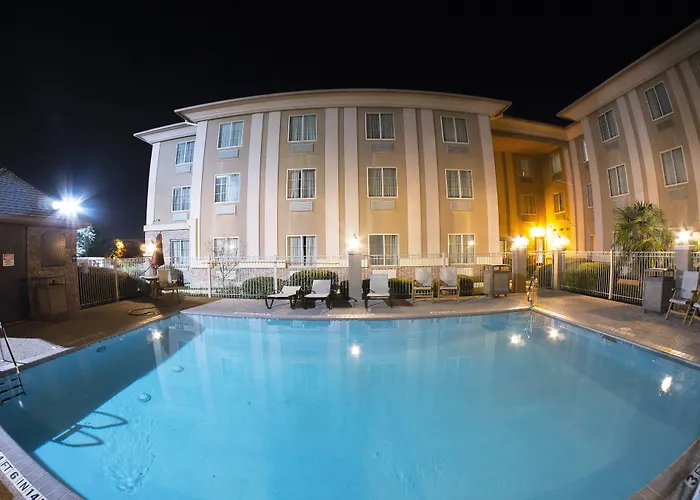 Best Western Medical Center North Inn & Suites Near Six Flags San Antonio
