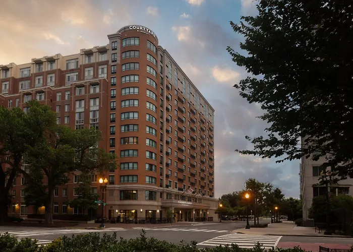 Courtyard By Marriott Washington Capitol Hill/Navy Yard Hotel