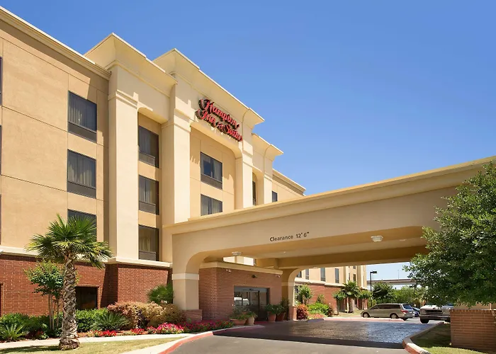 Hampton Inn And Suites San Antonio Airport