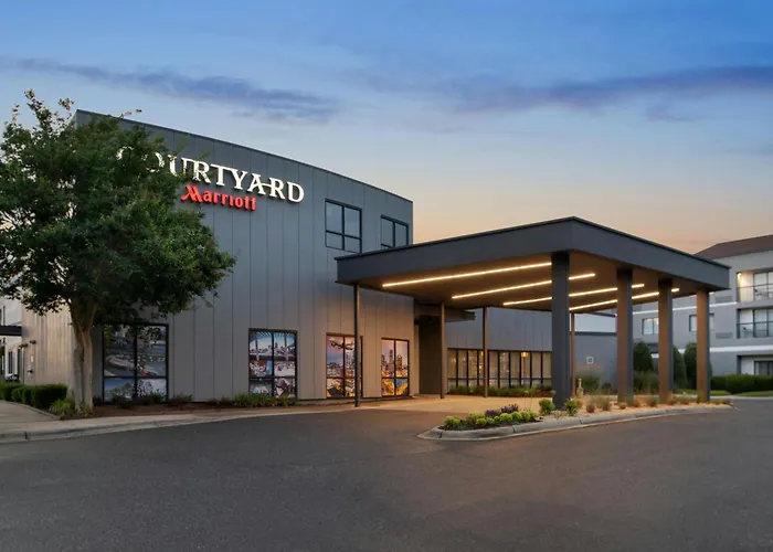 Courtyard Charlotte Airport North Hotel