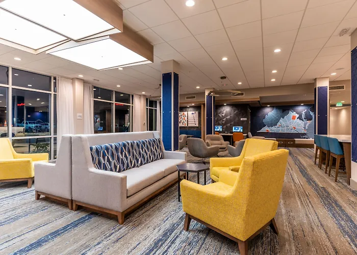 Holiday Inn Express & Suites Charlottesville By Ihg