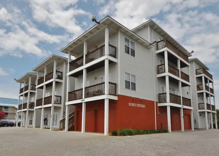 Sunset Cottages 1C Pet Friendly Cottage Fort Walton Beach