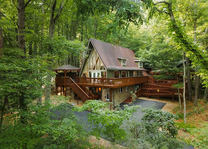 High Bear Activity, Handicap Ramp, Hot Tub, Fire Table, Game Room, Family Cabin Gatlinburg