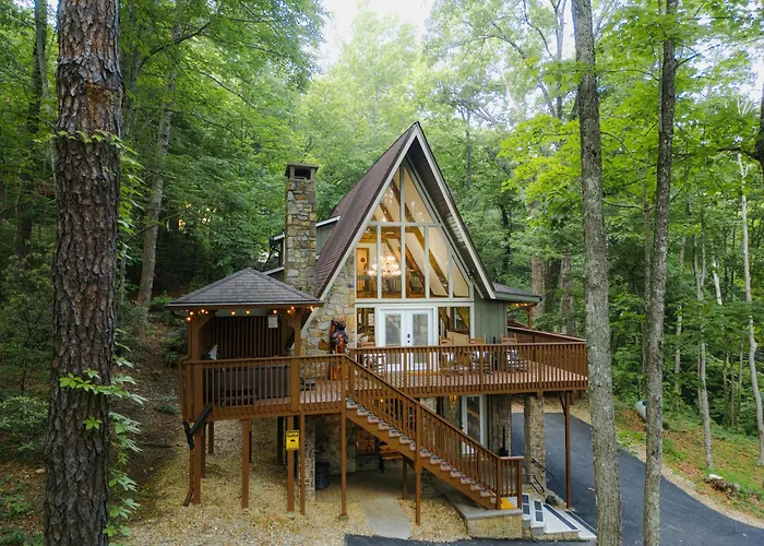 High Bear Activity, Handicap Ramp, Hot Tub, Fire Table, Game Room, Family Cabin Gatlinburg