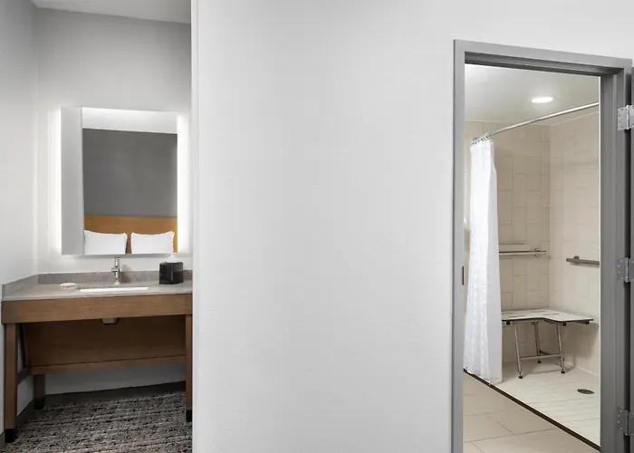 Hyatt Place Charlotte Airport/Lake Pointe