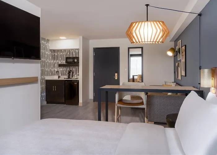 Atwell Suites Austin Airport By Ihg