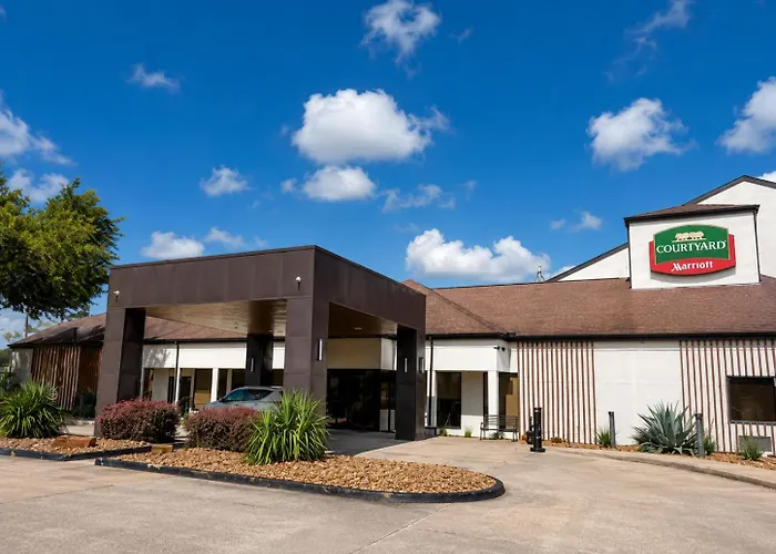 Courtyard By Marriott Houston Hobby Airport Hotel