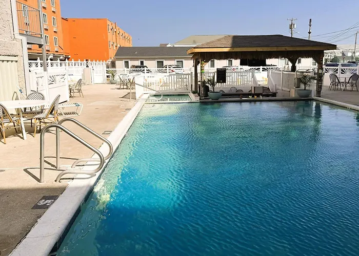 Oceanic Hotel & Barefoot Tiki Bar Wildwood