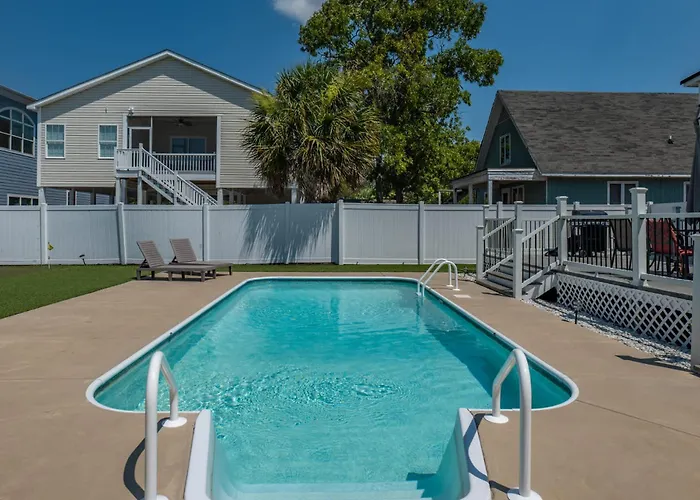 Immaculate Home With Putting Green And Private Pool! Pet Friendly 6 Bedroom- 4 Bath Duplex A&B Myrtle Beach