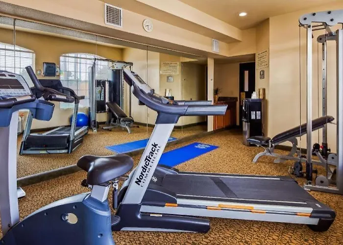 Best Western Windsor Pointe Hotel & Suites-Frost Bank Center San Antonio