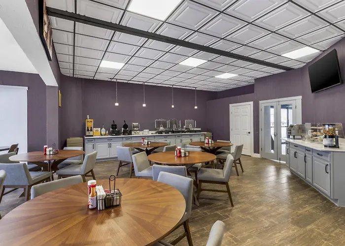 Red Lion Inn & Suites Kansas City