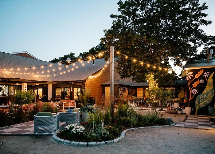 Uncommoner Hotel By Reverie Boutique Collection West Yarmouth