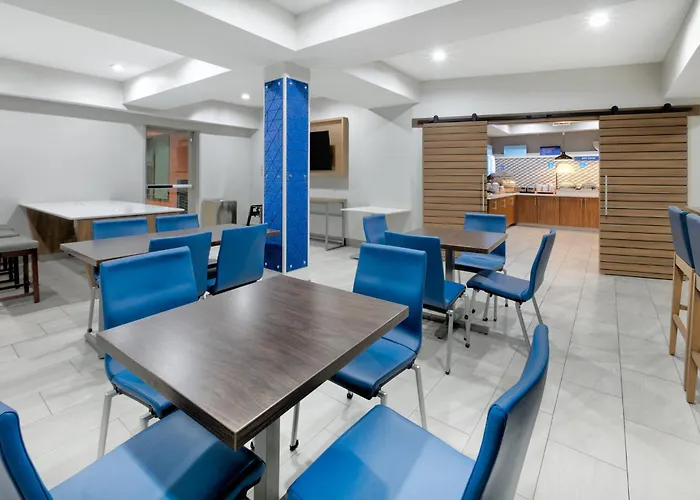 Holiday Inn Express & Suites Dallas Park Central Northeast By Ihg