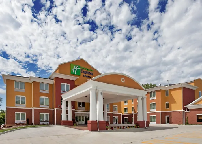 Holiday Inn Express Hotel & Suites Kansas City Sports Complex By Ihg