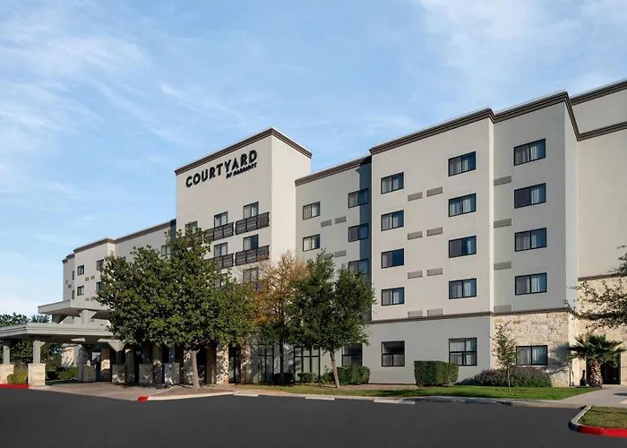 Courtyard By Marriott San Antonio Six Flags At The Rim Hotel
