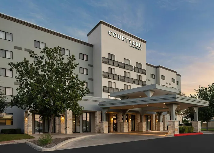 Courtyard By Marriott San Antonio Six Flags At The Rim Hotel