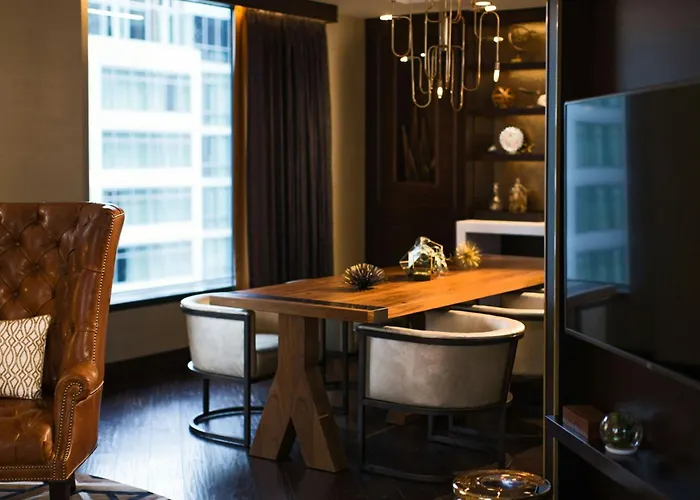 Renaissance Chicago Downtown Hotel