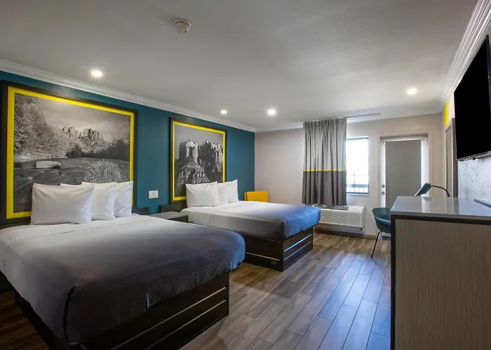Super 8 By Wyndham Mesa Downtown Near Convention Center Hotel