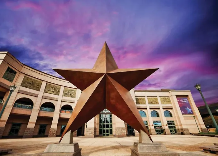 Holiday Inn Express & Suites Austin North Central By Ihg