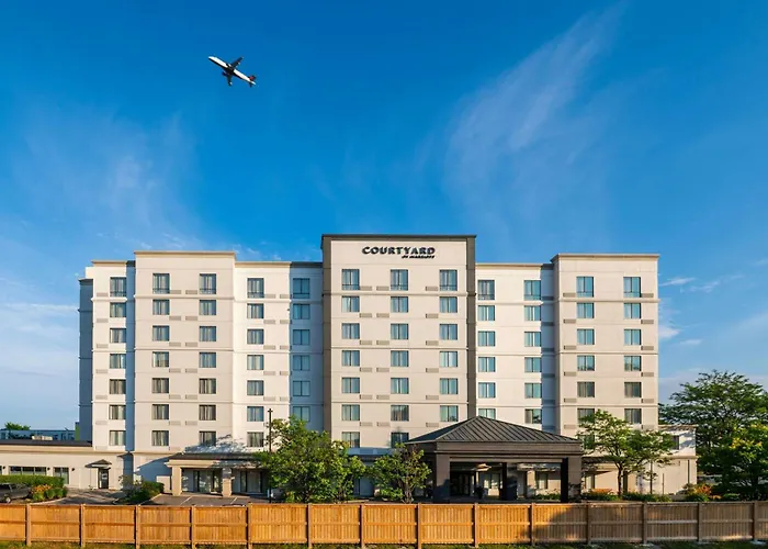 Courtyard By Marriott Toronto Airport Hotel