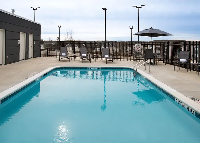 Fairfield Inn & Suites By Marriott Charlotte University Research Park
