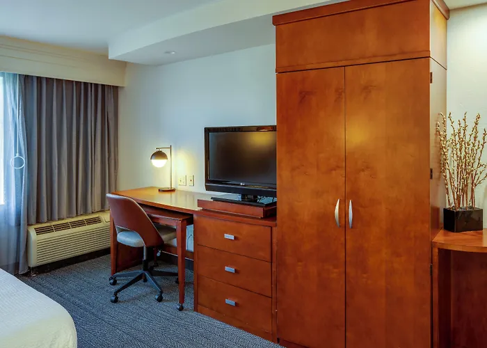 Courtyard By Marriott Oklahoma City North/Quail Springs The Village