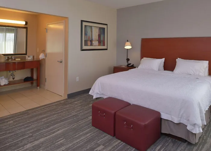 Hampton Inn And Suites Bakersfield North-Airport
