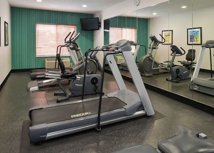 Holiday Inn Express Hotel & Suites Omaha West By Ihg Lane