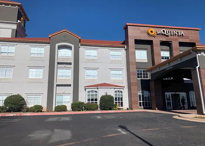 La Quinta By Wyndham Okc North - Quail Springs Hotel The Village