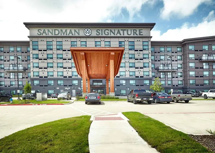 Sandman Signature Plano-Frisco Hotel Camey